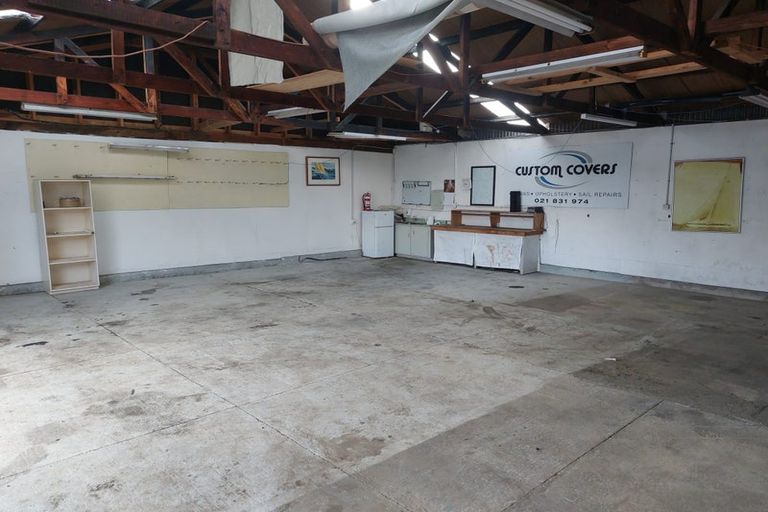 Photo of property in 37 Shaw Road, Oratia, Auckland, 0604