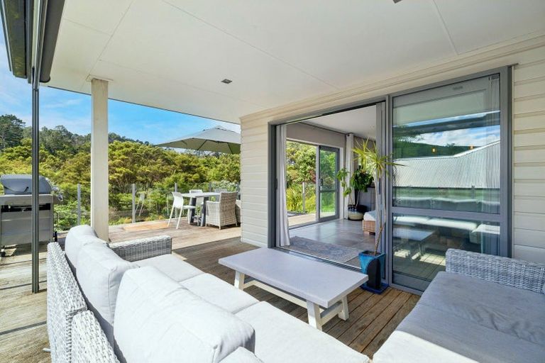 Photo of property in 18 Crabb Fields Lane, Riverhead, 0820