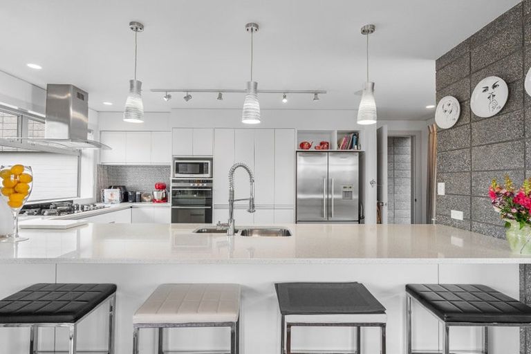 Photo of property in 8 Ruru Place, Levin, 5510