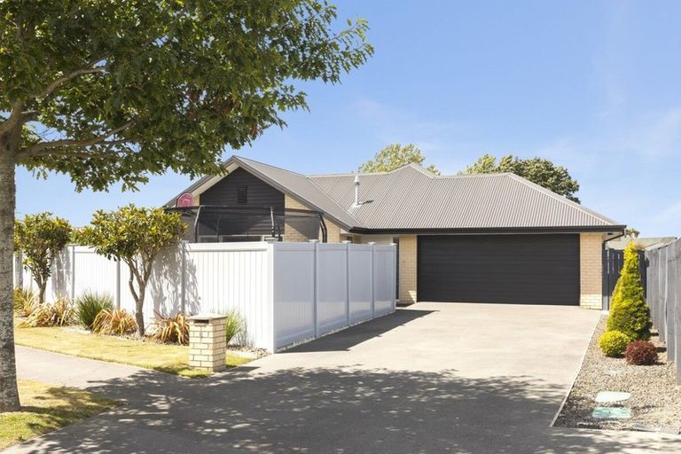Photo of property in 6 Little Oaks Drive, Yaldhurst, Christchurch, 8042
