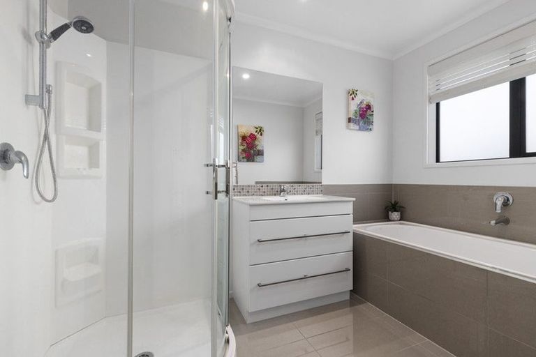 Photo of property in 18 Canmore Street, Pokeno, 2402