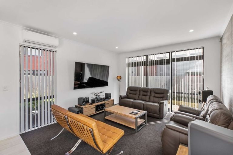 Photo of property in 1 Fermi Lane, Papakura, 2110
