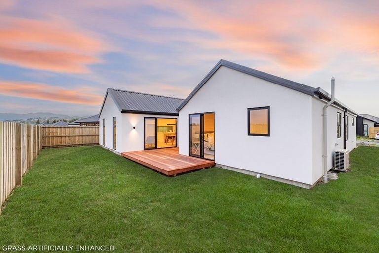 Photo of property in 10 Dalness Crescent, Halswell, Christchurch, 8025