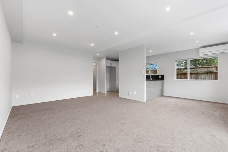 Photo of property in 22/45a Swanson Road, Henderson, Auckland, 0610