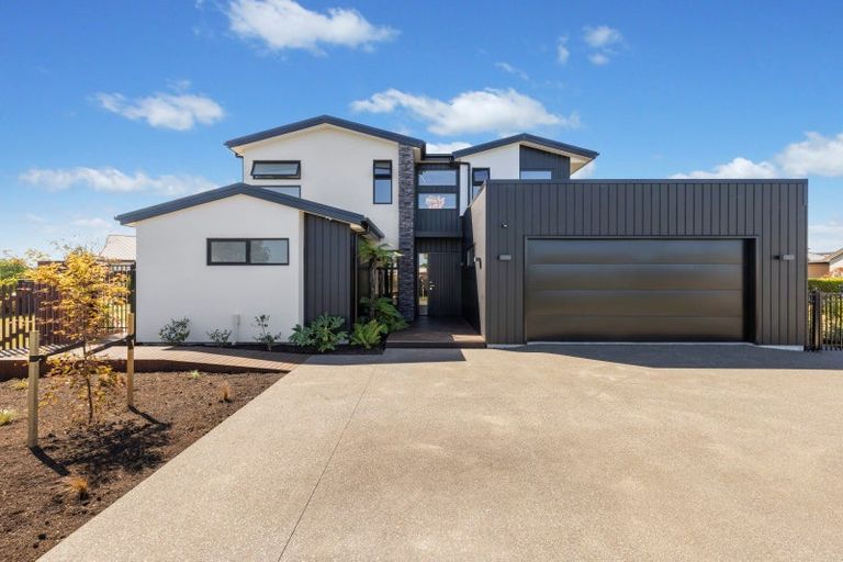 Photo of property in 1 De Surville Way, Pegasus, 7612