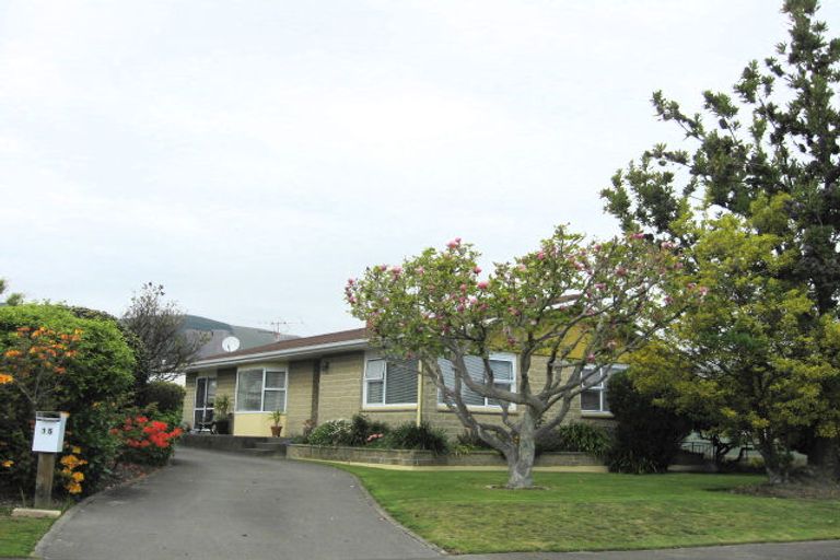 Photo of property in 15 Tennyson Crescent, Stoke, Nelson, 7011