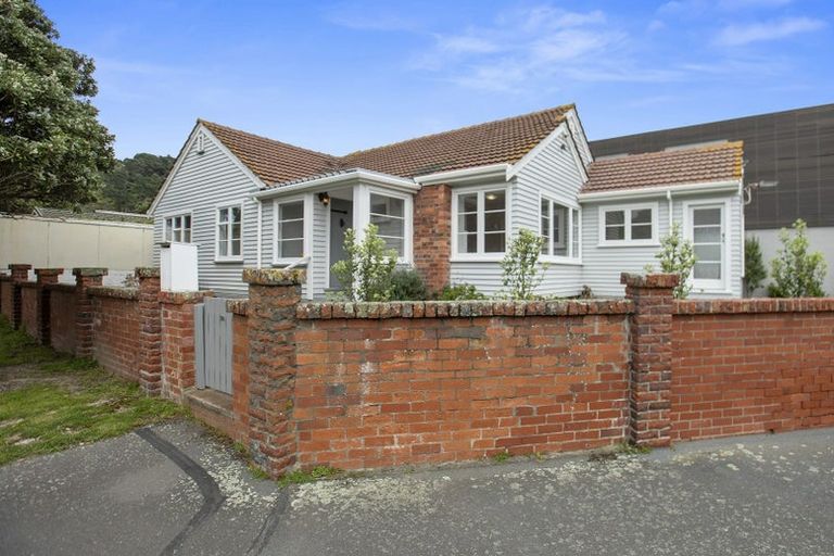 Photo of property in 36 Inglis Street, Seatoun, Wellington, 6022