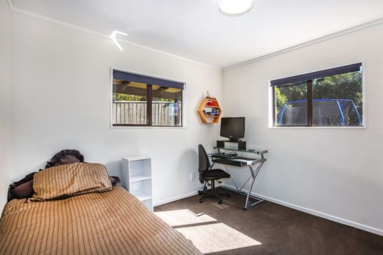 Photo of property in 9 Seagull Place, Whitby, Porirua, 5024