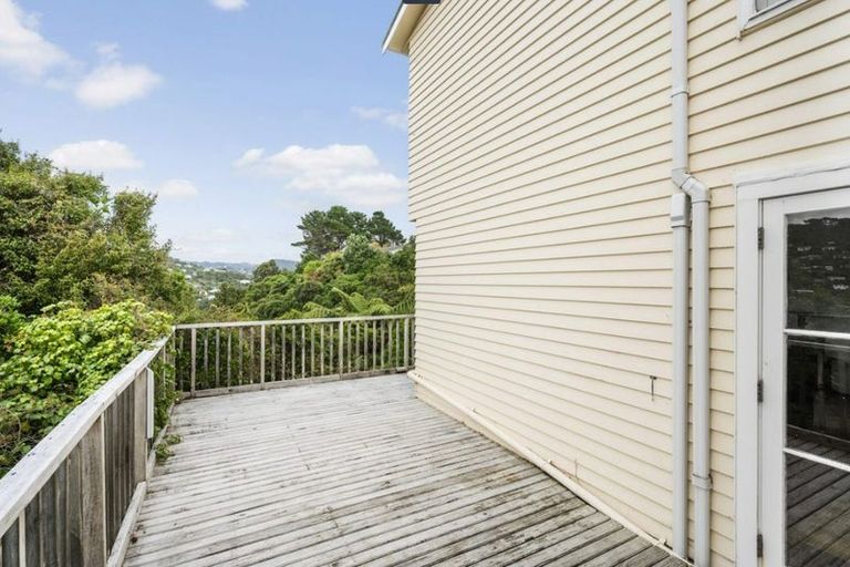 Photo of property in 4 Chancellor Way, Crofton Downs, Wellington, 6035