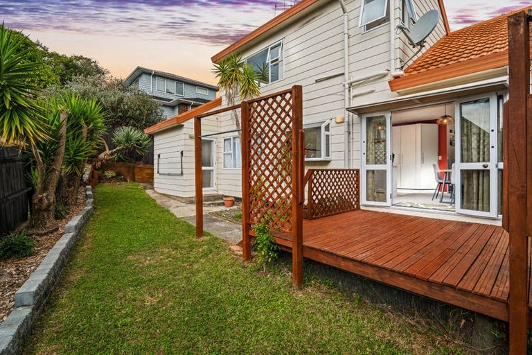 Photo of property in 2/26 Beaudine Avenue, Glenfield, Auckland, 0629