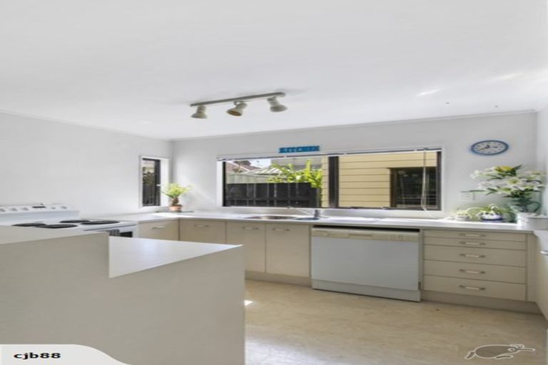 Photo of property in 4/5 Barrack Road, Mount Wellington, Auckland, 1060