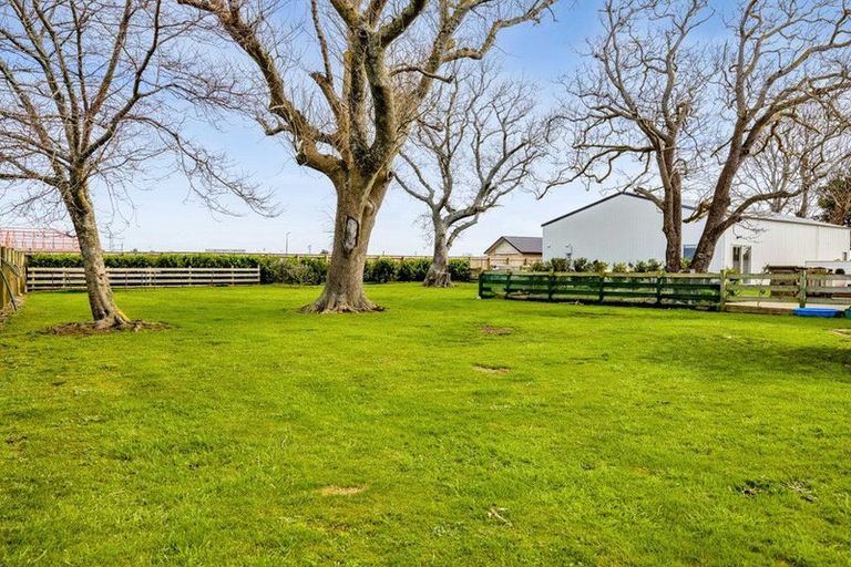 Photo of property in 76 Turuturu Road, Hawera, 4674