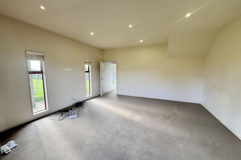 Photo of property in 32 Henwood Road, Taupaki, Henderson, 0782