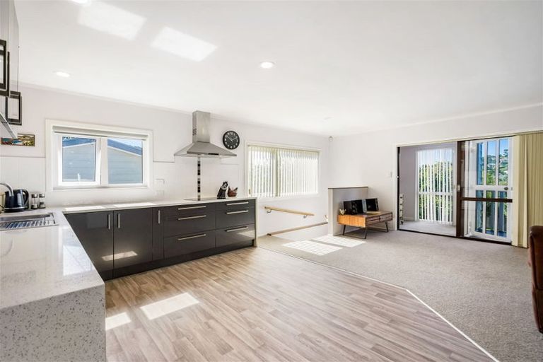Photo of property in 62 Brian Crescent, Stanmore Bay, Whangaparaoa, 0932