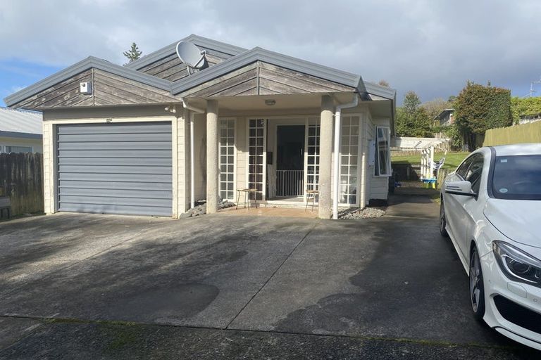 Photo of property in 15c Sarona Avenue, Glen Eden, Auckland, 0602