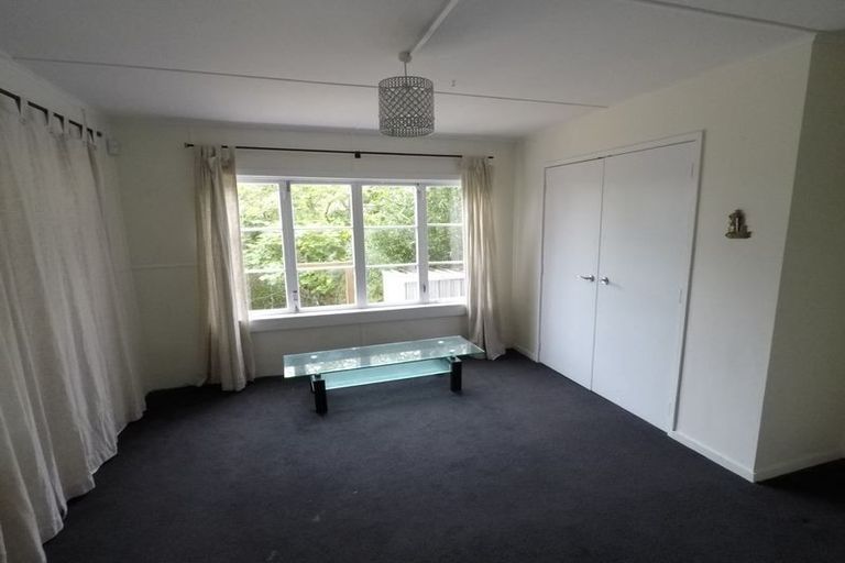 Photo of property in 32 Peter Terrace, Castor Bay, Auckland, 0620