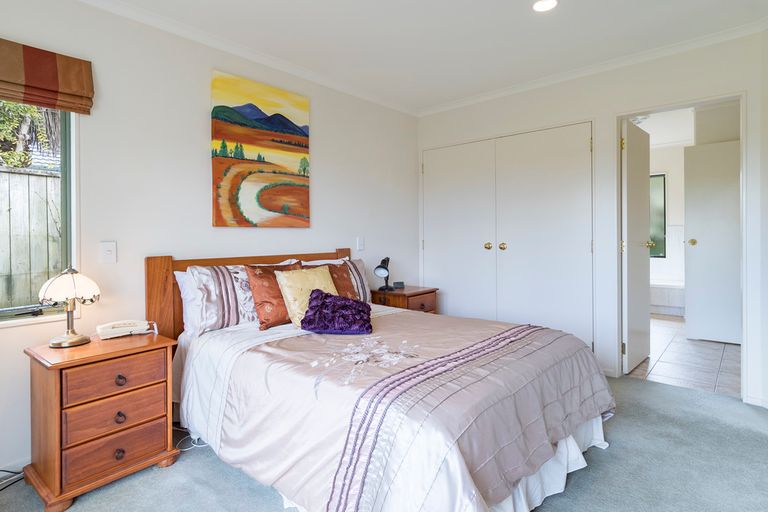 Photo of property in 10 Hawk Place, Welcome Bay, Tauranga, 3112