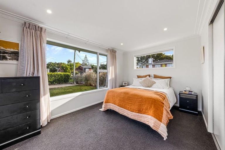 Photo of property in 4 Divich Avenue, Te Atatu South, Auckland, 0610