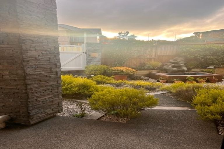 Photo of property in 9 Keating Rise, Northcross, Auckland, 0632