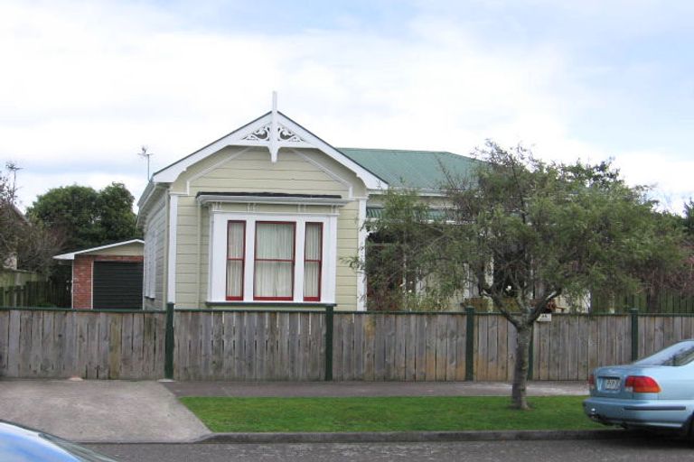Photo of property in 46 Lombard Street, Palmerston North, 4410