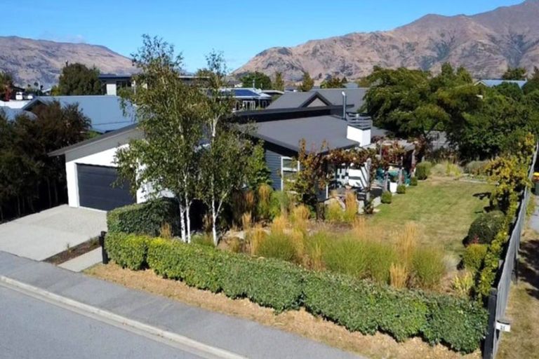 Photo of property in 19 Tyndall Street, Wanaka, 9305