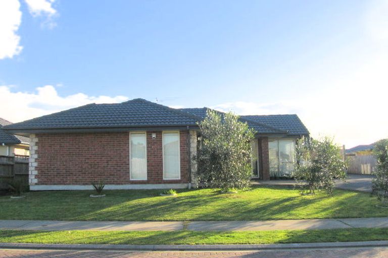 Photo of property in 18 Feeny Crescent, East Tamaki, Auckland, 2013