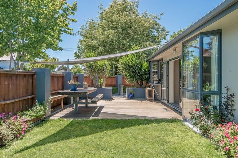 Photo of property in 21 Scotston Avenue, St Albans, Christchurch, 8052