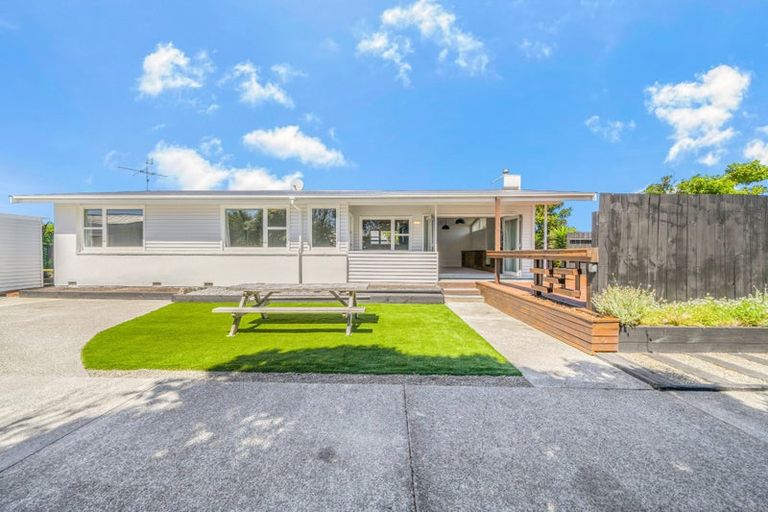 Photo of property in 8 Otaki Place, North New Brighton, Christchurch, 8083