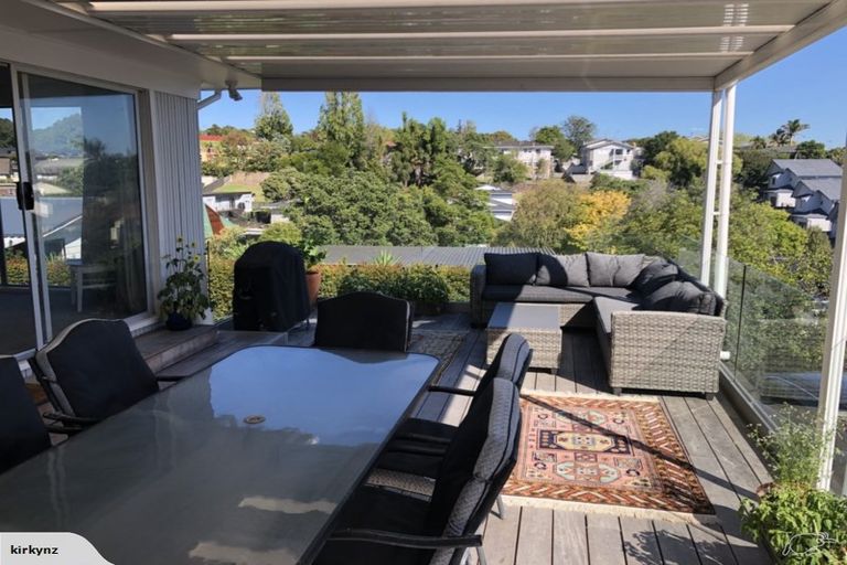 Photo of property in 2/11 Ripon Crescent, Meadowbank, Auckland, 1072