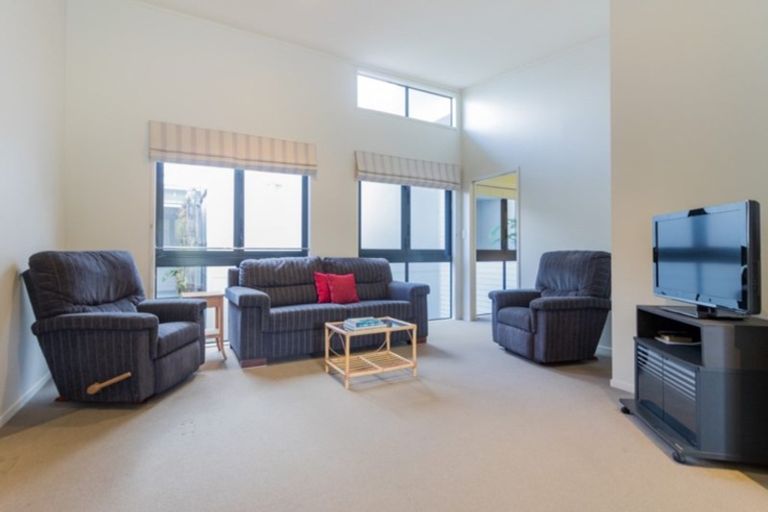 Photo of property in Atlas Apartments, 30/49 Maunganui Road, Mount Maunganui, 3116