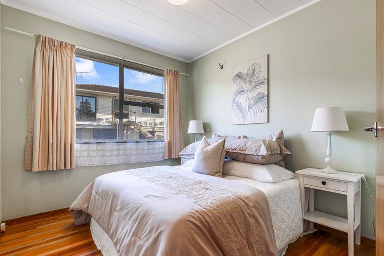 Photo of property in 18 Paewai Road, Glen Eden, Auckland, 0602