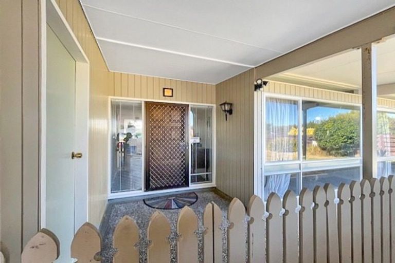 Photo of property in 8 Kimberley Grove, Westbrook, Palmerston North, 4412