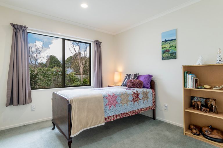 Photo of property in 10 Hawk Place, Welcome Bay, Tauranga, 3112