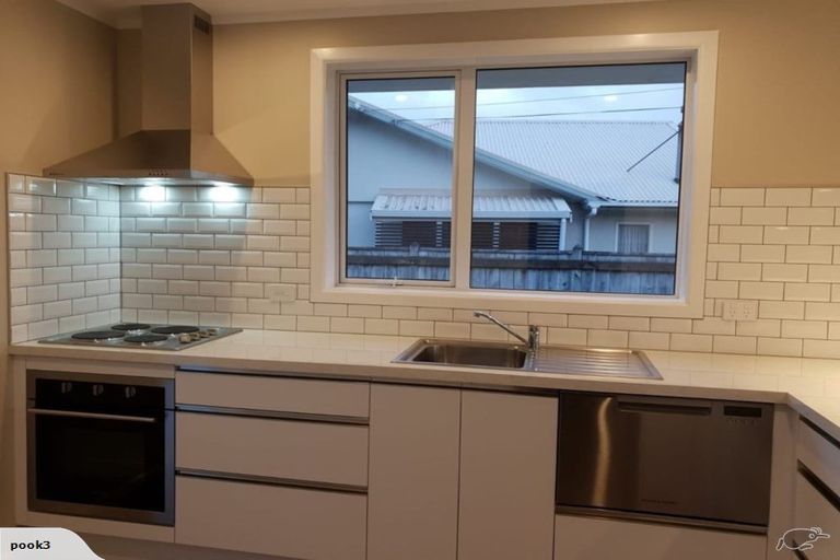 Photo of property in 1/12 Poplar Grove, Ebdentown, Upper Hutt, 5018