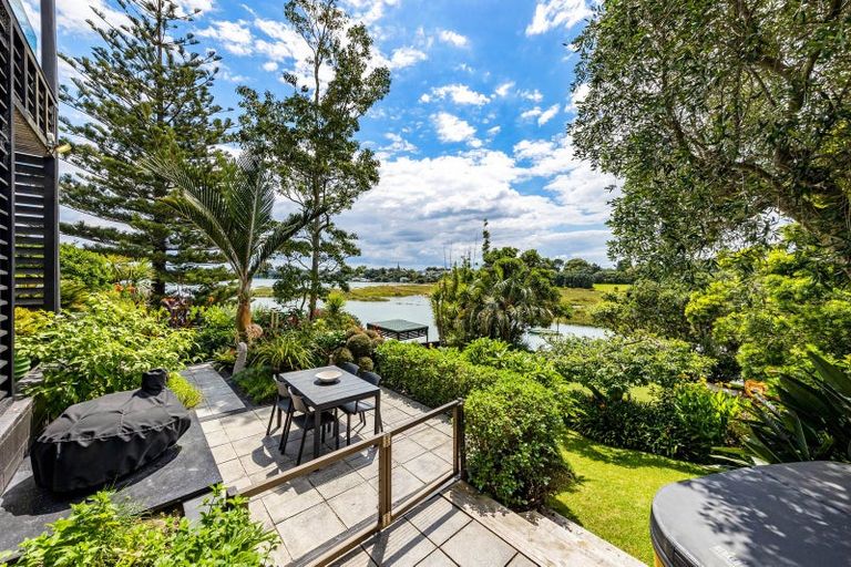 Photo of property in 70 Aramoana Avenue, Devonport, Auckland, 0624