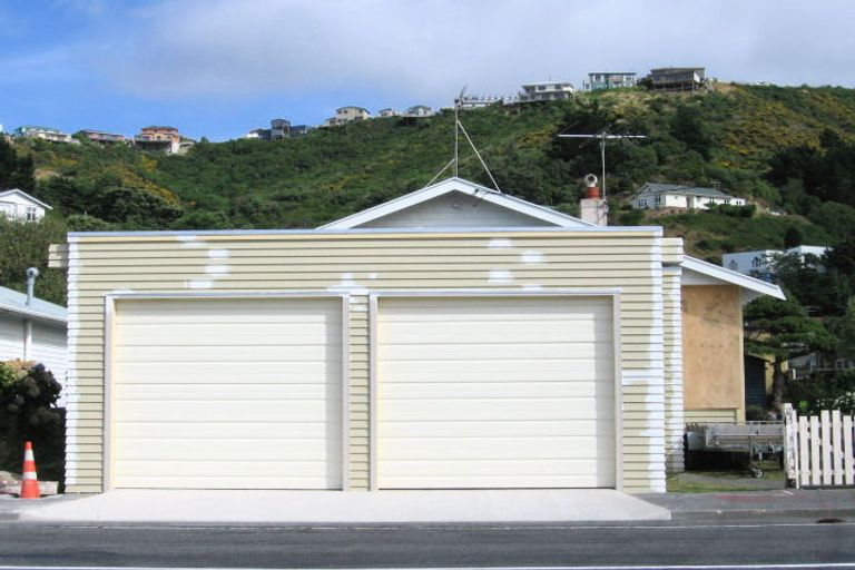 Photo of property in 64 Derwent Street, Island Bay, Wellington, 6023