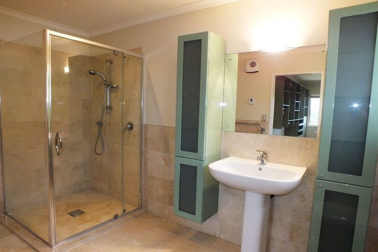 Photo of property in 6/126 Whangaparaoa Road, Red Beach, 0932