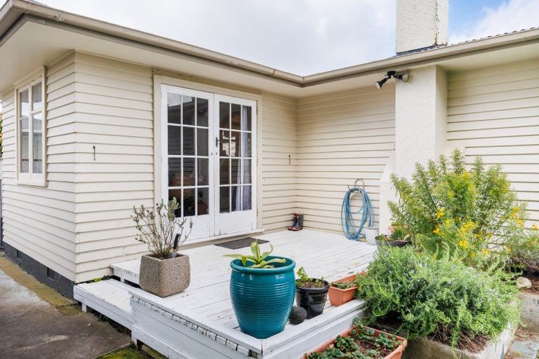 Photo of property in 30 Sutherland Crescent, Westbrook, Palmerston North, 4412