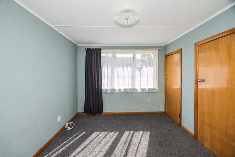Photo of property in 1 Roach Street, Holmes Hill, Oamaru, 9401