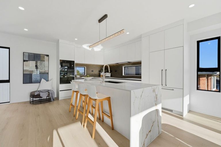 Photo of property in 8a Stanley Avenue, Milford, Auckland, 0620