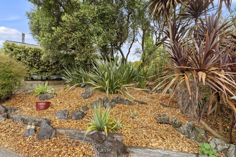 Photo of property in 31 Robbies Road, Shelly Park, Auckland, 2014