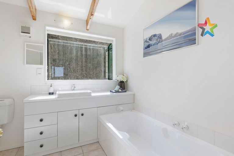 Photo of property in 49a Maungaraki Road, Korokoro, Lower Hutt, 5012