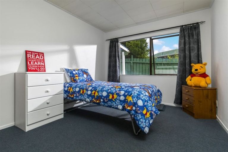 Photo of property in 39 Larissa Avenue, Henderson, Auckland, 0610