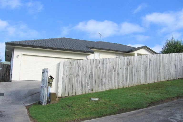 Photo of property in 12 Piper Place, Goodwood Heights, Auckland, 2105