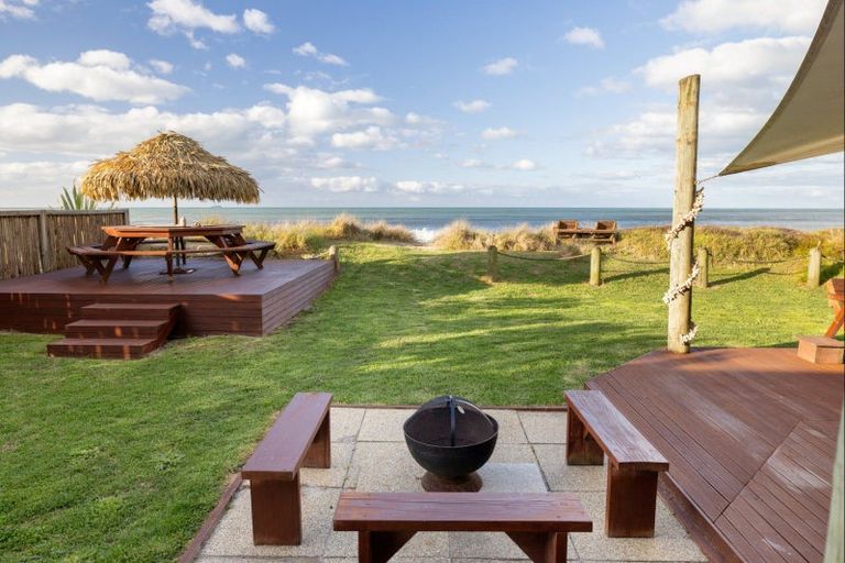 Photo of property in 65 Pukehina Parade, Pukehina, Te Puke, 3189