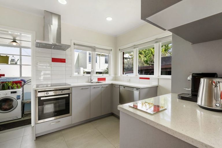 Photo of property in 18a Eversleigh Road, Belmont, Auckland, 0622