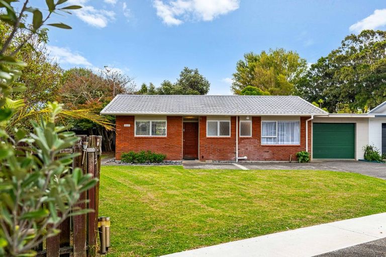 Photo of property in 1/71 Florence Avenue, Orewa, 0931