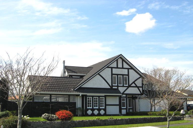 Photo of property in 2 Elder Grove, Whalers Gate, New Plymouth, 4310