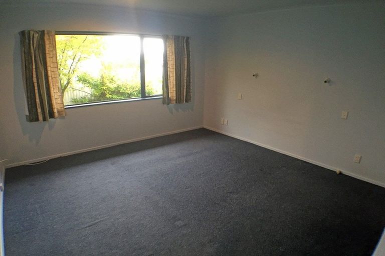 Photo of property in 8a Battersea Place, Roslyn, Palmerston North, 4414