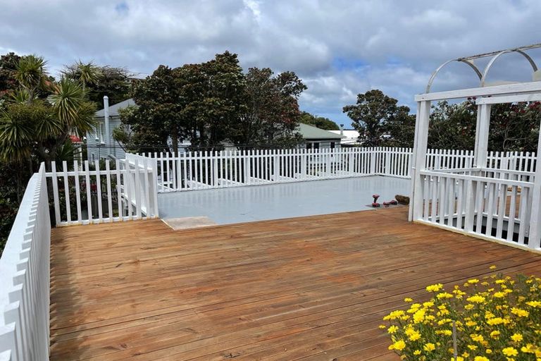 Photo of property in 34 Grove Road, Kelburn, Wellington, 6012